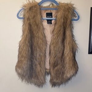 Me Jane Faux Fur Vest in Tan